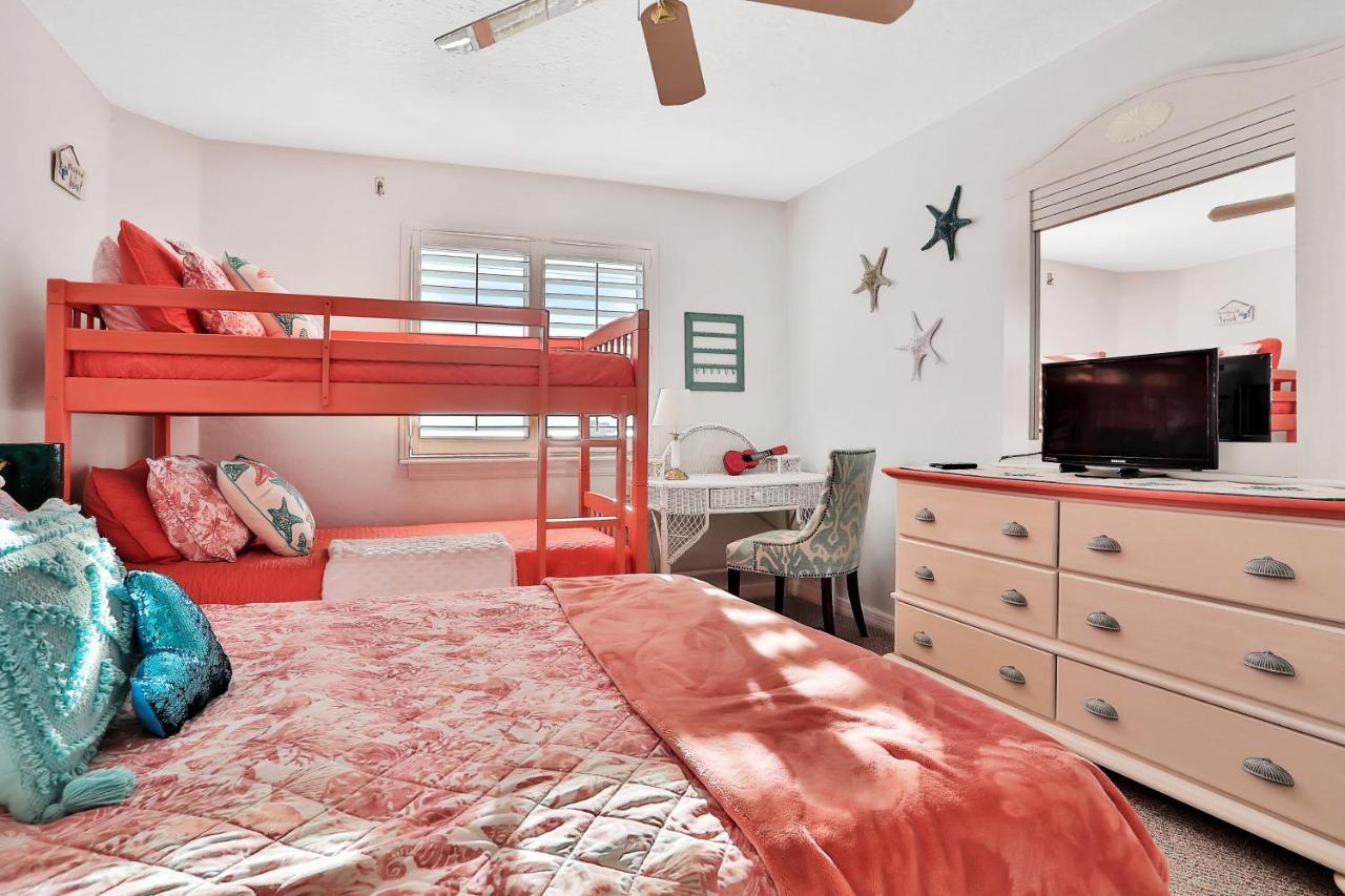 Sol Mate Beach Cottage St. Pete Beach Exterior photo