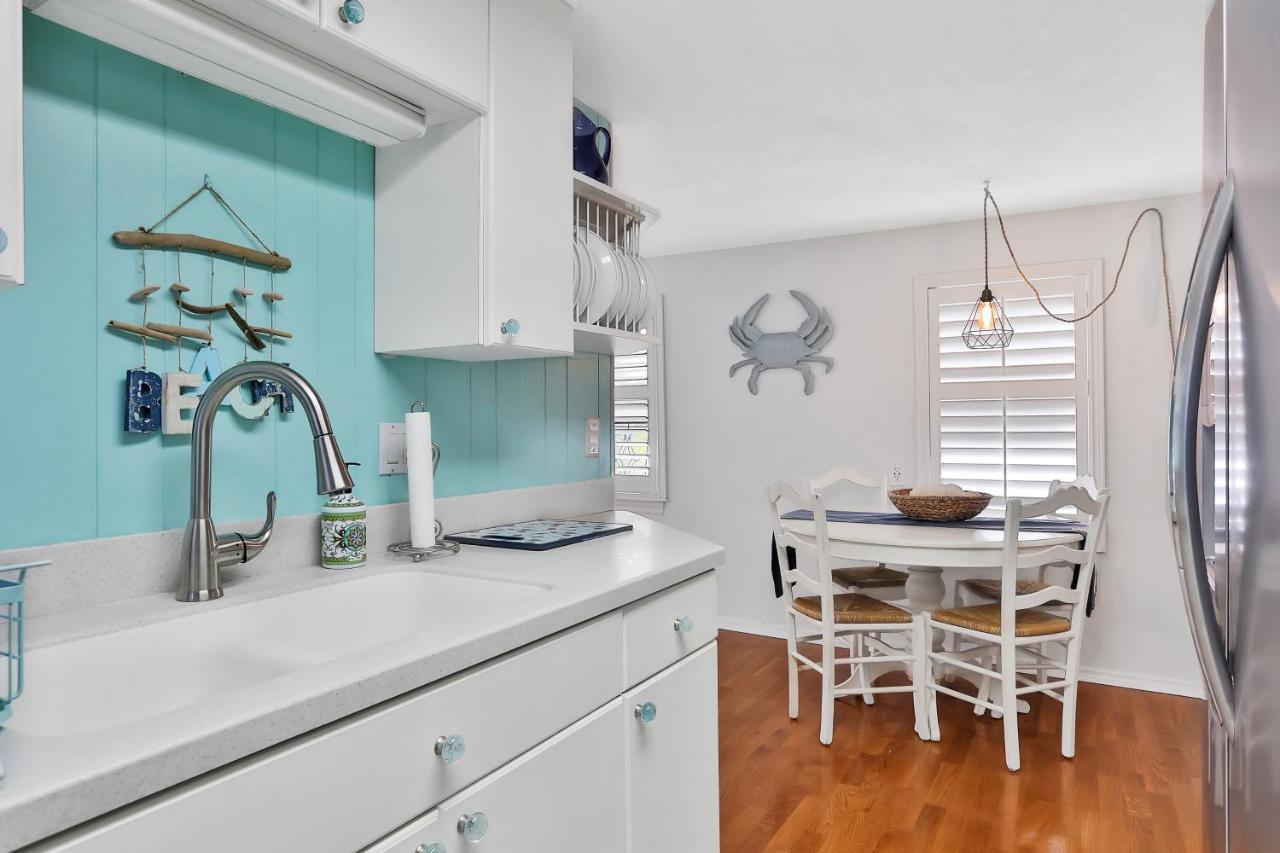 Sol Mate Beach Cottage St. Pete Beach Exterior photo