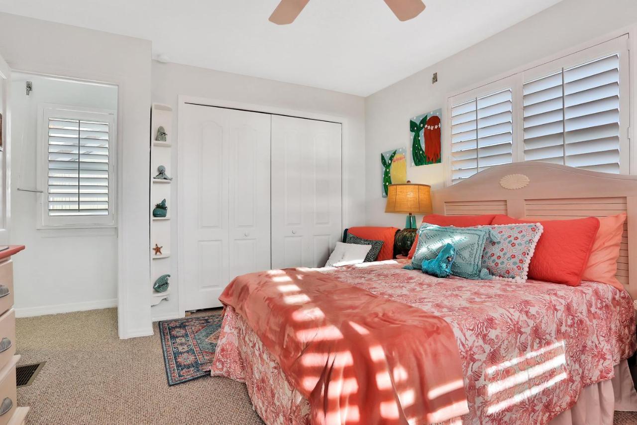 Sol Mate Beach Cottage St. Pete Beach Exterior photo