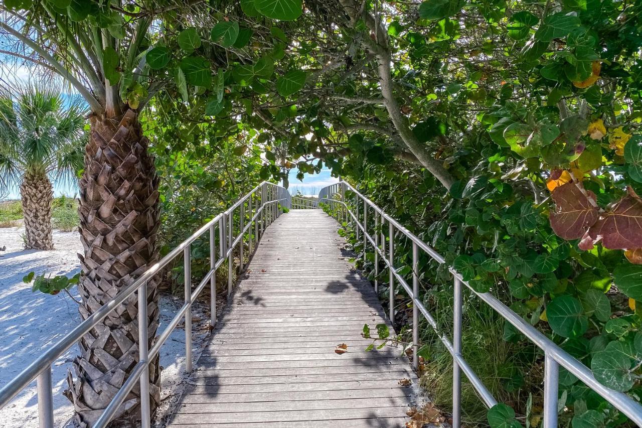Sol Mate Beach Cottage St. Pete Beach Exterior photo